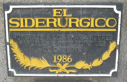 Monumento SiderPer�, placa 01,
                                  primer plano