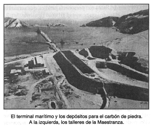 El
                          terminal mar�timo y los dep�sitos para el
                          carb�n de piedra. A la izquierda, los talleres
                          de la Maestranza, 1944 apr.
